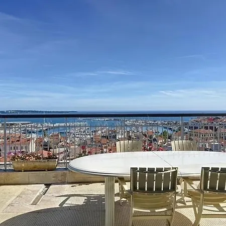 Agencia Dernier Etage Vue Panoramique Apartmán *